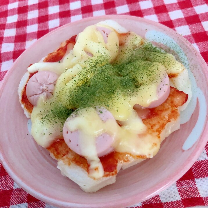 魚肉ソーセージの餅ピザ☆